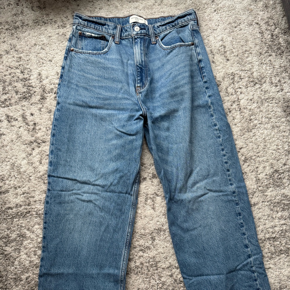 Abercrombie Loose High Ride Blue Jeans